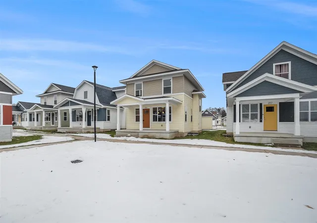 Photo 1 of Single family home for sale at 2113 Willard Ave, Grand Rapids, MI 49507 | MLS# 70537803 | Listing updated on 2026-07-13