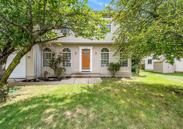 Photo 1 of Sale Pending at 5920 Castle Brk Ave, Grand Rapids, MI 49508 | MLS# 70494591 | Listing updated on 2025-10-30