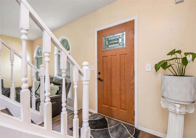 Photo 3 of Sale Pending at 5920 Castle Brk Ave, Grand Rapids, MI 49508 | MLS# 70494591 | Listing updated on 2025-10-30