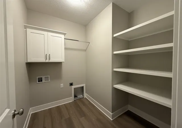 Listing Photo 5 - Condo for sale in building located at 11972 Smithfield Dr, Holland, MI 49424 - Unit #49