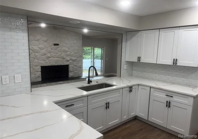 2nd image of 29621 Fernhill Dr, Farmington Hills, MI 48334 2025 | MLS# 61023816