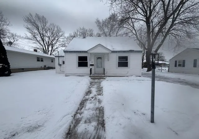 Homes for sale in Essexville, MI | 1908 Tackle St, Essexville, MI 48732 | MLS# 50196232