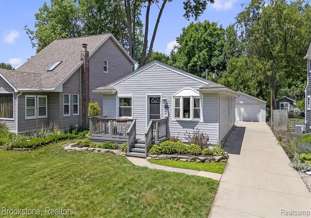 Homes for sale in Clawson, MI | 256 Leroy Ave, Clawson, MI 48017 | MLS# 61005243