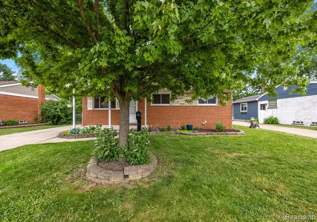Homes for sale in Garden City, MI | 1146 Harrison Ave, Garden City, MI 48135 | MLS# 61000424