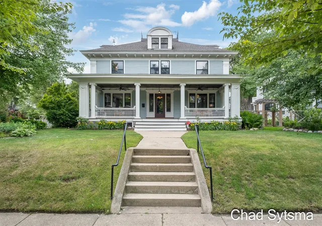 Photo 1 of Sale Pending at 703 Madison Ave, Grand Rapids, MI 49503 | MLS# 70546328 | Listing updated on 2026-08-31
