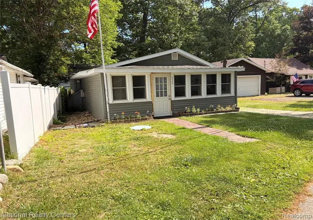 Homes for sale in Brooklyn, MI | 2025 Parkwood Ct, Brooklyn, MI 49230 | MLS# 61000340