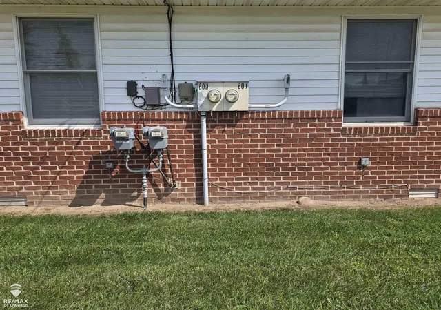 4th image of 801 803 Corunna Ave, Owosso, MI 48867 | MLS# 50219461