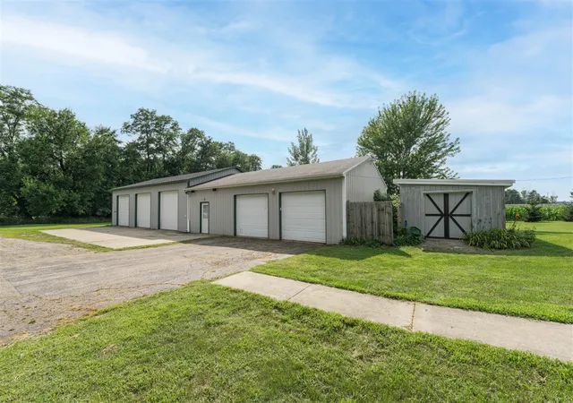Photo 3 of Single family home for sale at 28720 Co Rd 354, Lawton, MI 49065 | MLS# 70553903 | Listing updated on 2026-09-17