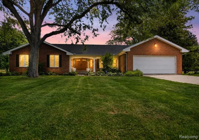 2nd image of 1330 Meadow Green Ln, Linden, MI 48451 9402 | MLS# 61001149