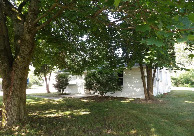 Photo 3 of Sale Pending at 11552 S Grant Ave, Clare, MI 48617 | MLS# 50219775 | Listing updated on 2026-09-04