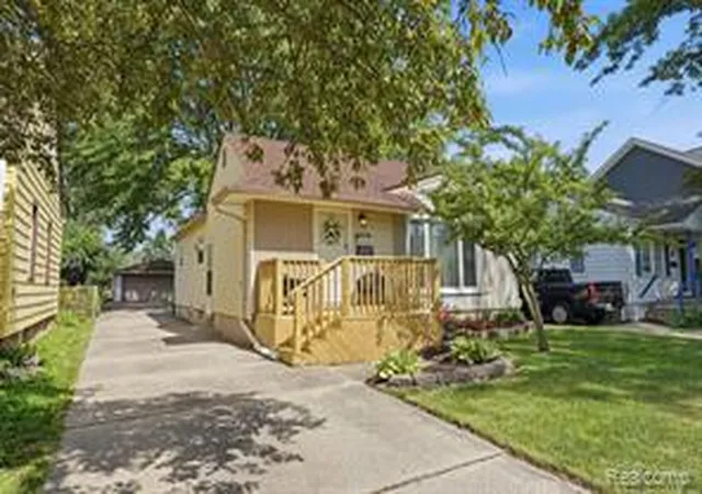 Homes for sale in Royal Oak, MI | 4108 Edgar Ave, Royal Oak, MI 48073 | MLS# 61009465