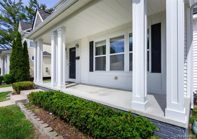 Photo 3 of Sale Pending at 3280 Royal Ave, Berkley, MI 48072 | MLS# 61011339 | Listing updated on 2026-08-23