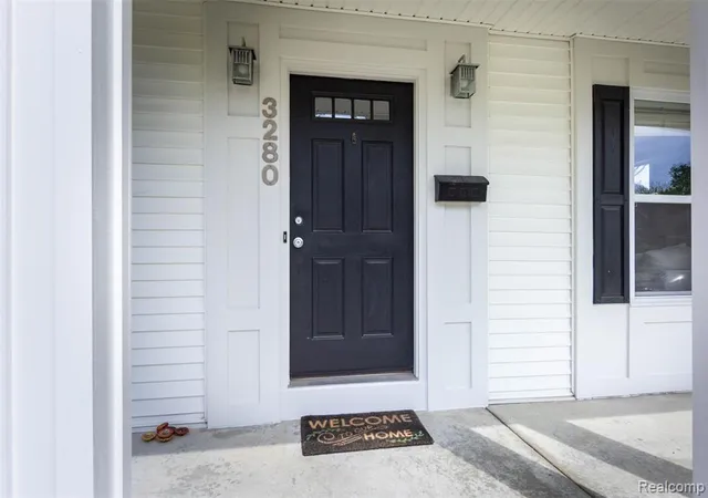 Photo 5 of Sale Pending at 3280 Royal Ave, Berkley, MI 48072 | MLS# 61011339 | Listing updated on 2026-08-23