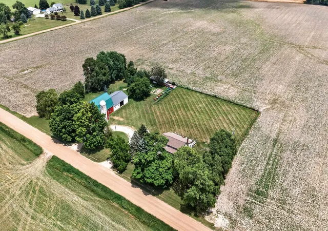 Photo 3 of Single family home for sale at 4395 S Grove Rd, Saint Johns, MI 48879 | MLS# 50213686 | Listing updated on 2026-08-24