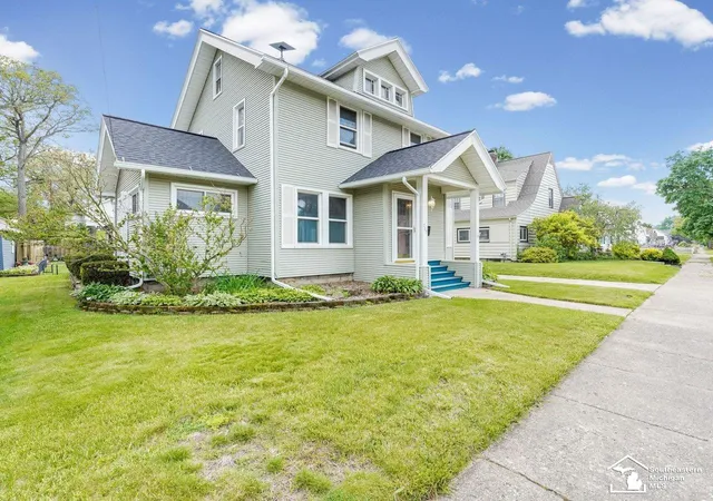 Homes for sale in Jackson, MI | 727 Glenwood Ave, Jackson, MI 49203 | MLS# 50208465
