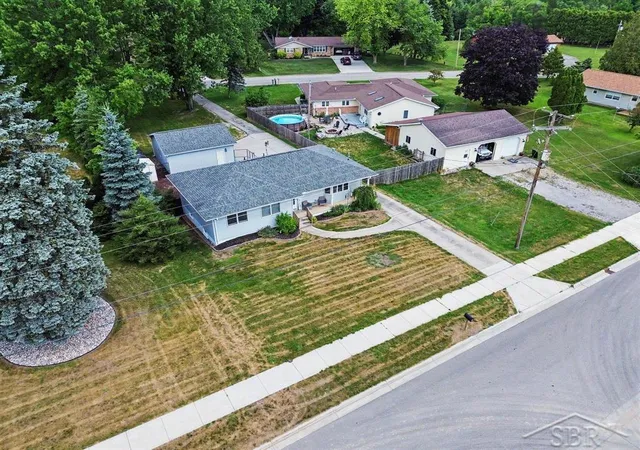 3rd image of 423 Glidden Rd, Beaverton, MI 48612 | MLS# 50214801
