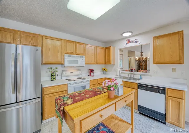 Homes for sale in Farmington Hills, MI | 21790 River Ridge Trl, Farmington Hills, MI 48335 | MLS# 61009101