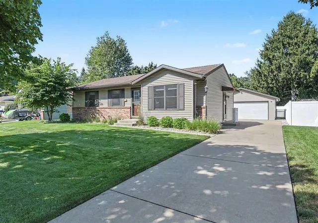 Photo 1 of Sale Pending at 3461 Auburn Ave, Grand Rapids, MI 49525 | MLS# 70555038 | Listing updated on 2026-09-04