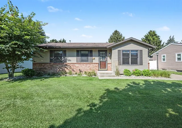 Photo 2 of Sale Pending at 3461 Auburn Ave, Grand Rapids, MI 49525 | MLS# 70555038 | Listing updated on 2026-09-04