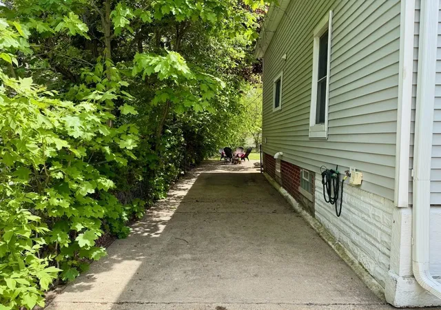 Photo 5 of Single Family Residence at 202 Mackinaw St, Durand, MI 48429 | MLS# 50208859 | | Sold on 2026-07-01