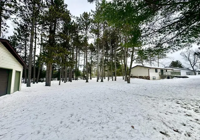 Photo 17 of Single family home for sale at 857 Colleen Cir Dr, Quinnesec, MI 49876 | MLS# 50200741 | Listing updated on 2026-03-05