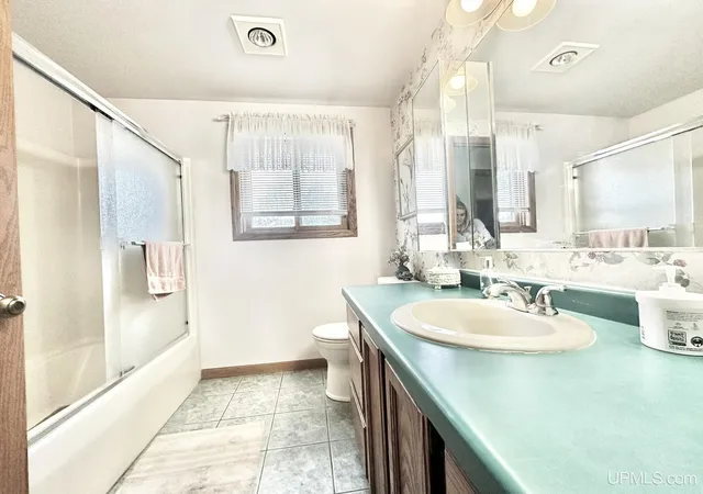 Photo 4 of Single family home for sale at 857 Colleen Cir Dr, Quinnesec, MI 49876 | MLS# 50200741 | Listing updated on 2026-03-05