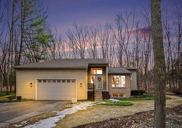 2nd image of 1410 Windy Rdg, Ada, MI 49301 | MLS# 70517927