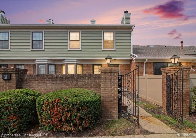 Photo 1 of Condo for sale at 31117 Country Blf, Farmington Hills, MI 48331 1009 | MLS# 61025169 | Listing updated on 2026-08-28