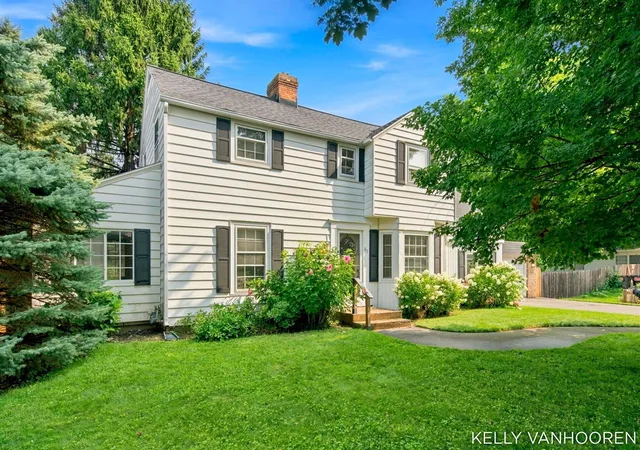 Photo 3 of Sale Pending at 3771 Prairie St, Grandville, MI 49418 | MLS# 70551618 | Listing updated on 2026-09-03