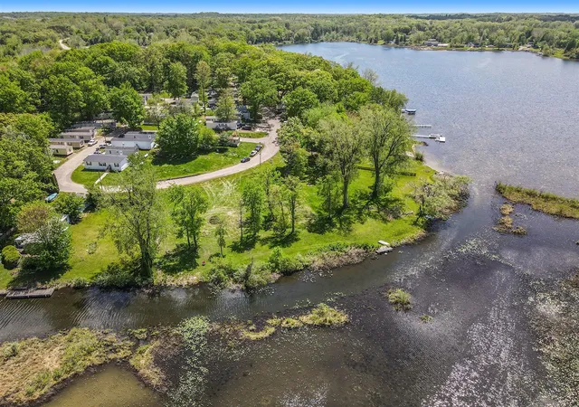 Homes for sale in Delton, MI | 277 Lakeside Dr, Delton, MI 49046 | MLS# 70522566