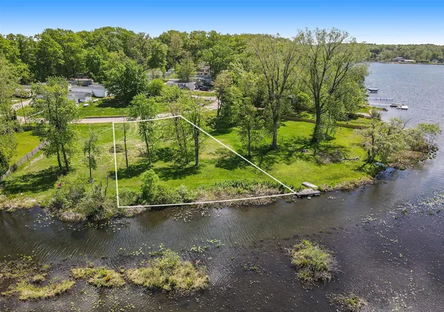 Homes for sale in Delton, MI | 277 Lakeside Dr, Delton, MI 49046 | MLS# 70522566
