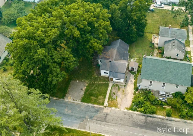 Photo 4 of Sale Pending at 720 N Boltwood St, Hastings, MI 49058 | MLS# 70546533 | Listing updated on 2026-09-01