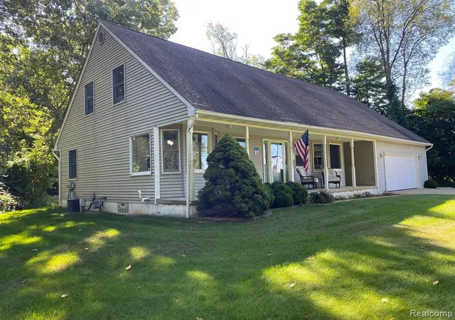 2nd image of 1917 S Milford Rd, Milford, MI 48381 | MLS# 61022796