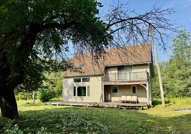 Photo 4 of Single family home for sale at 875 N Lake Station Ave, Harrison, MI 48625 | MLS# 50219990 | Listing updated on 2026-08-27