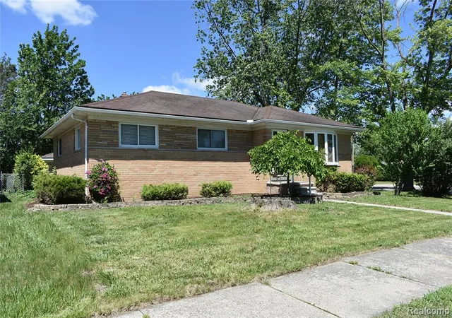 Homes for sale in Eastpointe, MI | 23825 Johnston Ave, Eastpointe, MI 48021 | MLS# 61002175