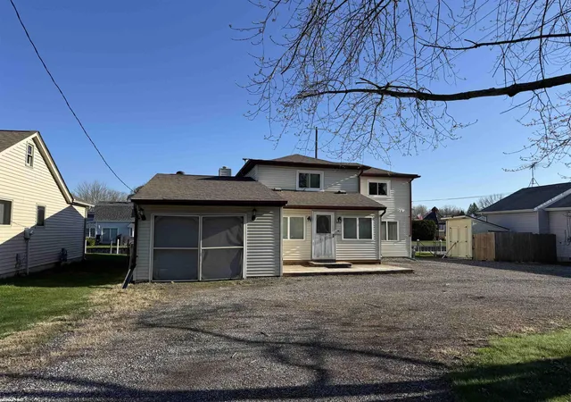 Homes for sale in Algonac, MI | 710 Ruskin Ave, Algonac, MI 48001 | MLS# 50211396