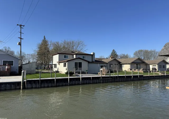 Homes for sale in Algonac, MI | 710 Ruskin Ave, Algonac, MI 48001 | MLS# 50211396