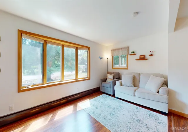 Photo 3 of Single family home for sale at 1952 Center St, Marquette, MI 49855 | MLS# 50217889 | Listing updated on 2026-08-27