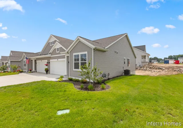 Homes for sale in Comstock Park, MI | 996 Scioto Dr #1, Comstock Park, MI 49321 | MLS# 70488349
