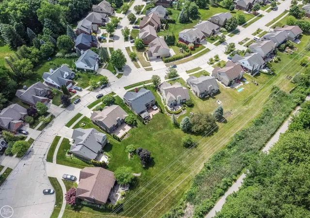 Photo 3 of Single Family Residence at 57667 Yorkshire Ct, Washington, MI 48094 | MLS# 50211002 |  | Sold on 2026-08-14