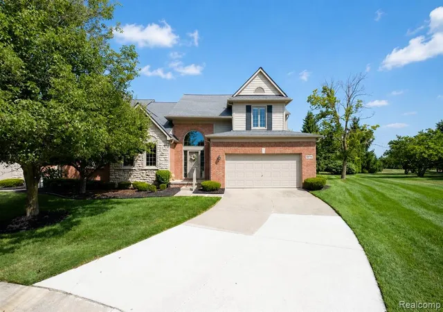 Photo 3 of Condo for sale at 54796 Grenelefe Cir, South Lyon, MI 48178 9481 | MLS# 61025056 | Listing updated on 2026-09-01