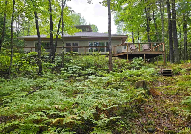 Photo 3 of Single family home for sale at 402 County Road 550 Road, Marquette, MI 49855 | MLS# 50219794 | Listing updated on 2026-09-12
