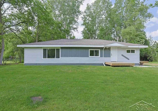 Homes for sale in Midland, MI | 62 Five Mile Rd, Midland, MI 48640 | MLS# 50211008