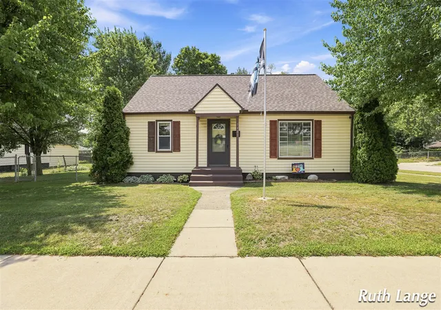 Homes for sale in Wyoming, MI | 3401 Clyde Park Ave, Wyoming, MI 49509 | MLS# 70544300