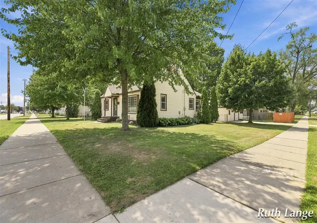 Homes for sale in Wyoming, MI | 3401 Clyde Park Ave, Wyoming, MI 49509 | MLS# 70544300