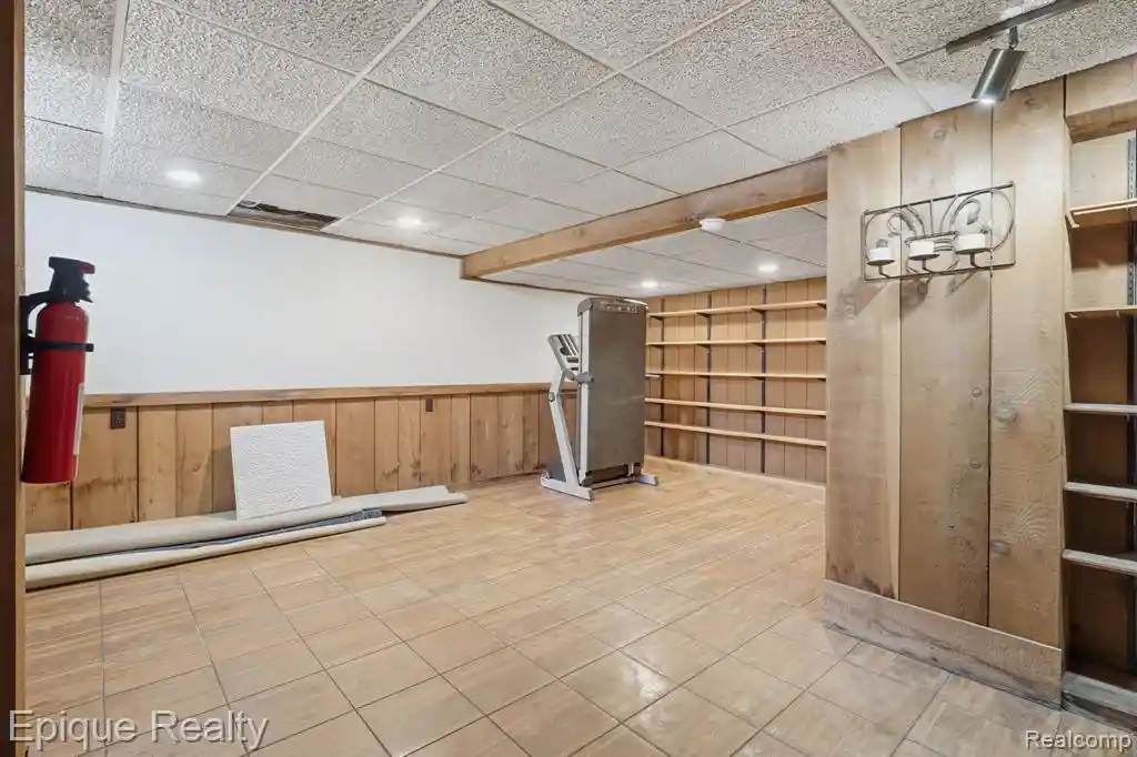 Listing Photo 20 - Condo for sale in building located at 3895 Old Creek Rd, Troy, MI 48084