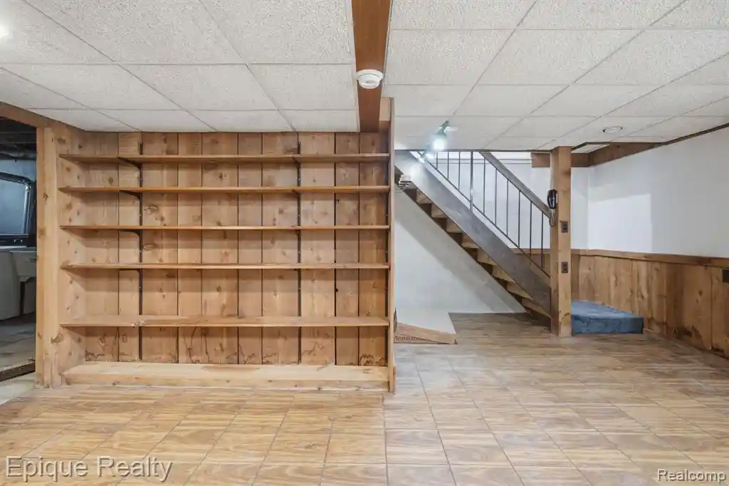 Listing Photo 21 - Condo for sale in building located at 3895 Old Creek Rd, Troy, MI 48084