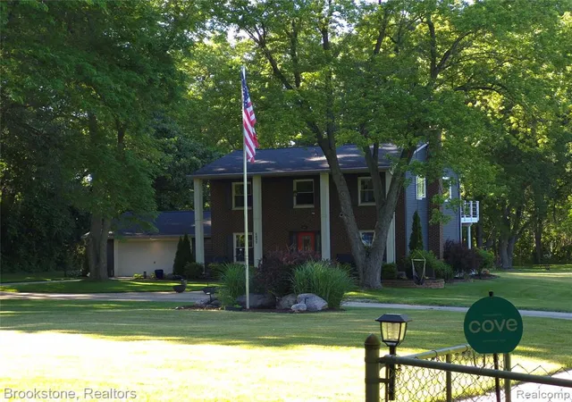 Homes for sale in Clarkston, MI | 4890 Whipple Lake Rd, Clarkston, MI 48348 | MLS# 61004285