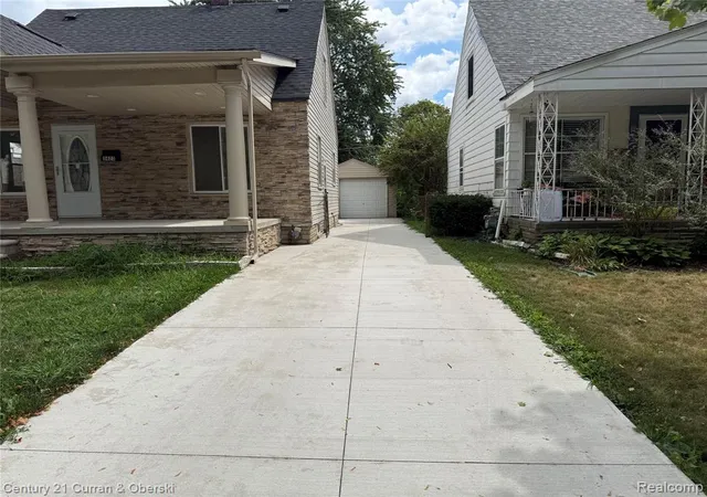 Photo 3 of Sale Pending at 3423 Houston St, Dearborn, MI 48124 4129 | MLS# 61023413 | Listing updated on 2026-09-06
