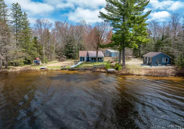 Homes for sale in Munising, MI | 3865 Peninsula Point Rd, Munising, MI 49862 | MLS# 50171194